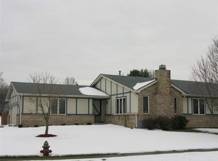 4064 Oakbrook Ct, Springfield, IL 62711