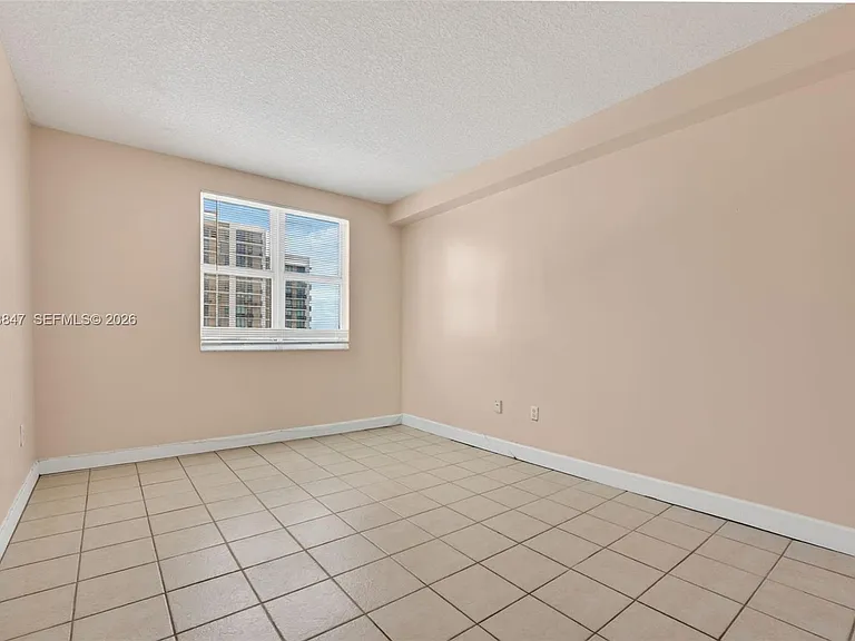 50 Menores Ave #507 — Photo 8