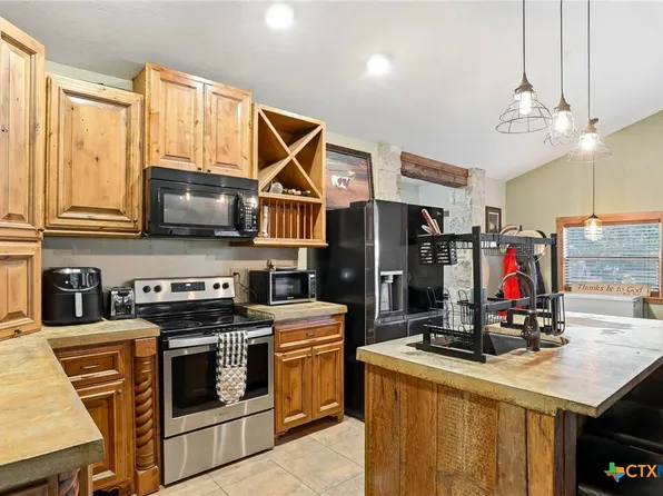 340 Rio Oak, Pipe Creek, TX 78063