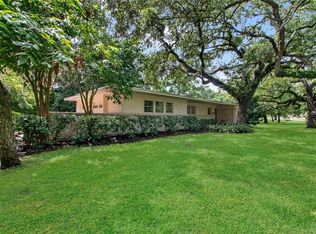 52 Cedar Ct, Lake Jackson, TX 77566