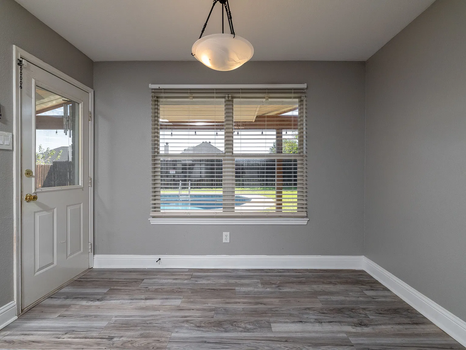 4 bed, 1556 sqft, $2,850 — Photo 4