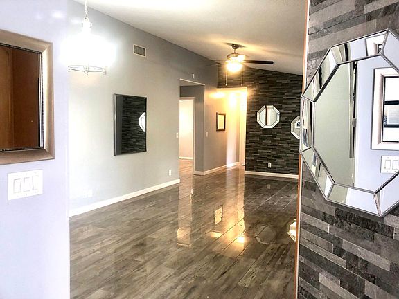 4th image of 228 Parkwood Dr S
