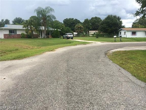 3rd image of 2111 Gardenia Cir W