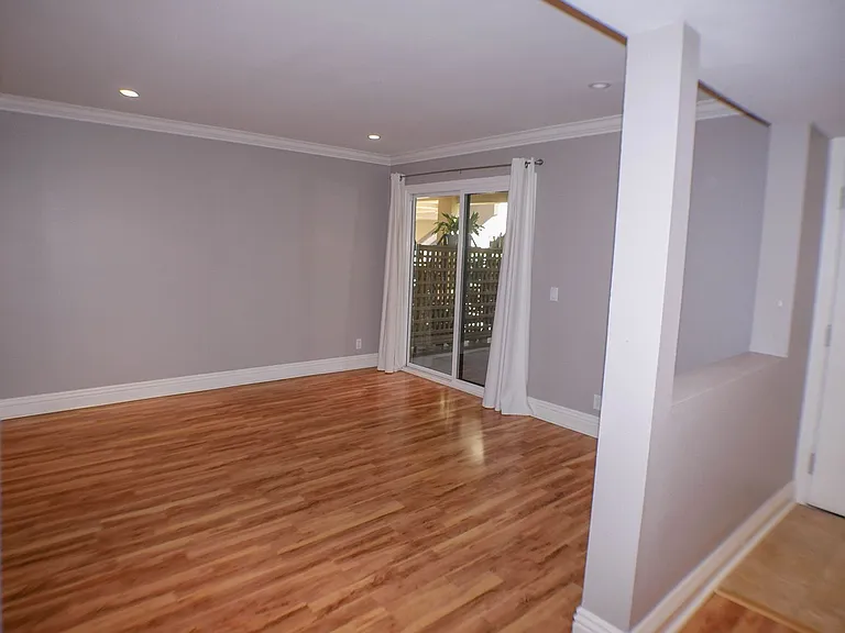7509 Draper Ave #202 — Photo 14