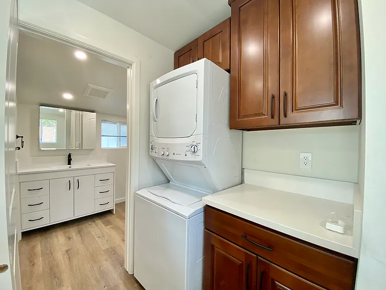 423 Saratoga St — Photo 12