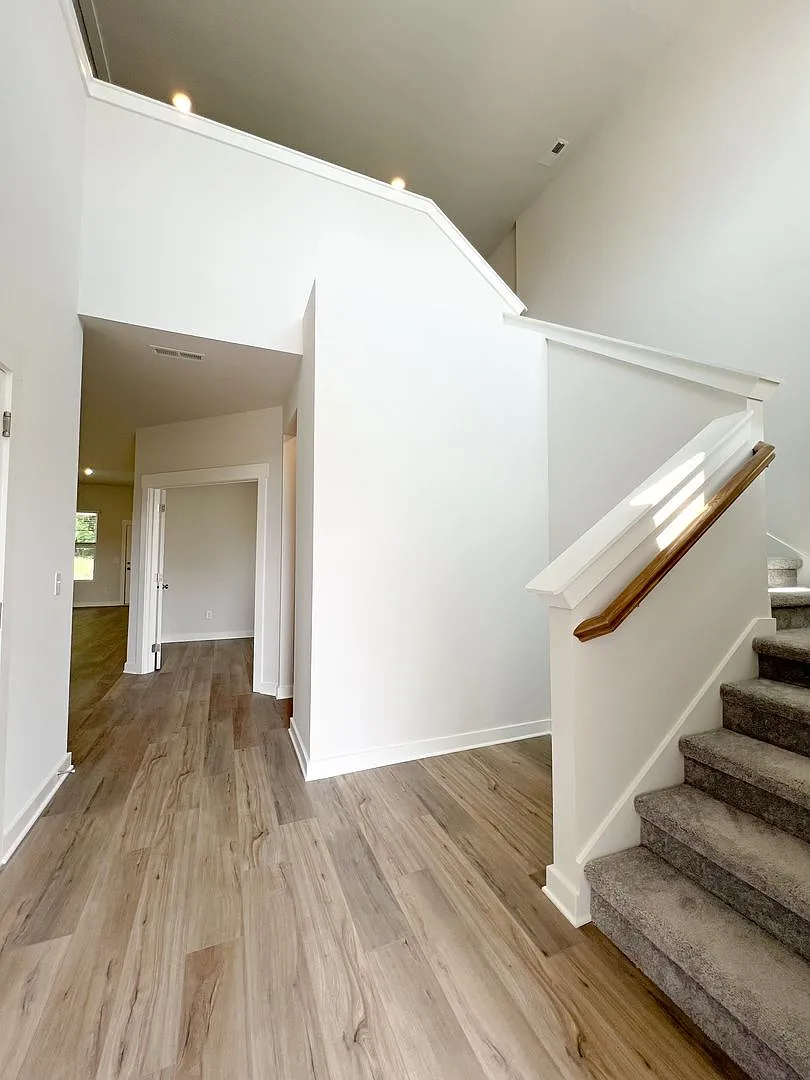 Gorgeous Home in Ross Farms with a Pool, Fitness Center and More! — Photo 4