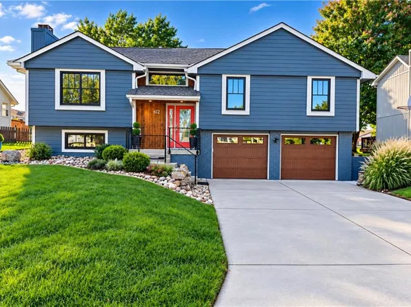 612 SE Cumberland Dr, Lees Summit, MO 64063