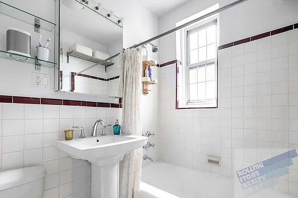 Sold by Rolling Stone Realty LLC | media 17