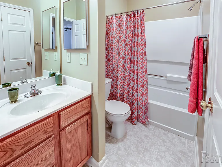 Georgetown Oaks Apartments — Photo 6