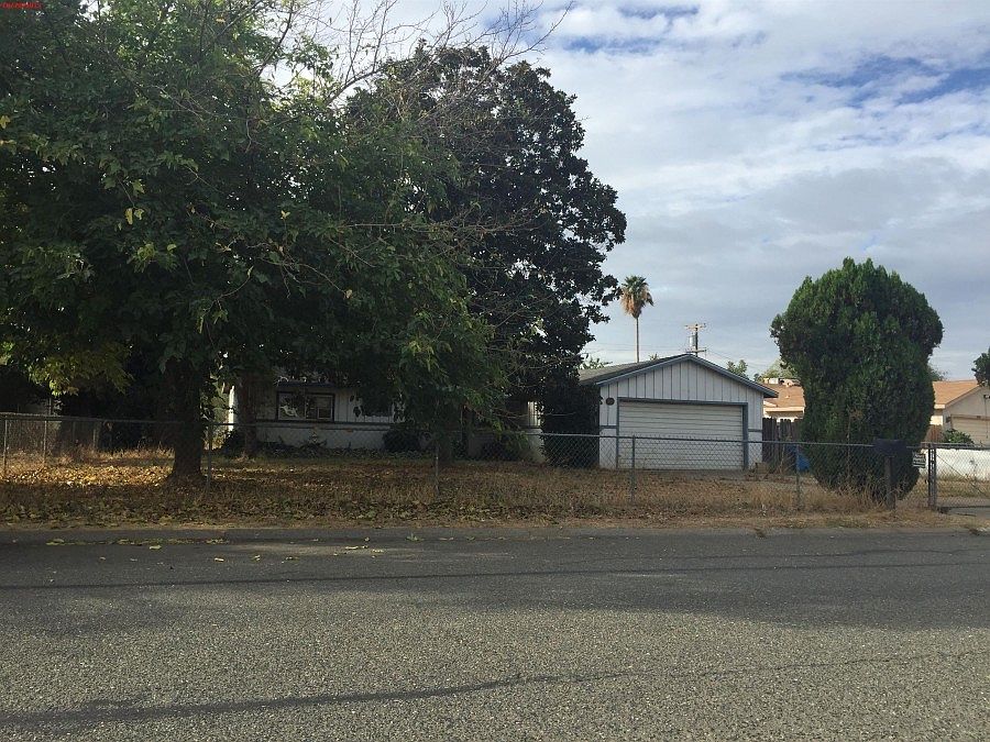 1st image of 1850 Park Cir