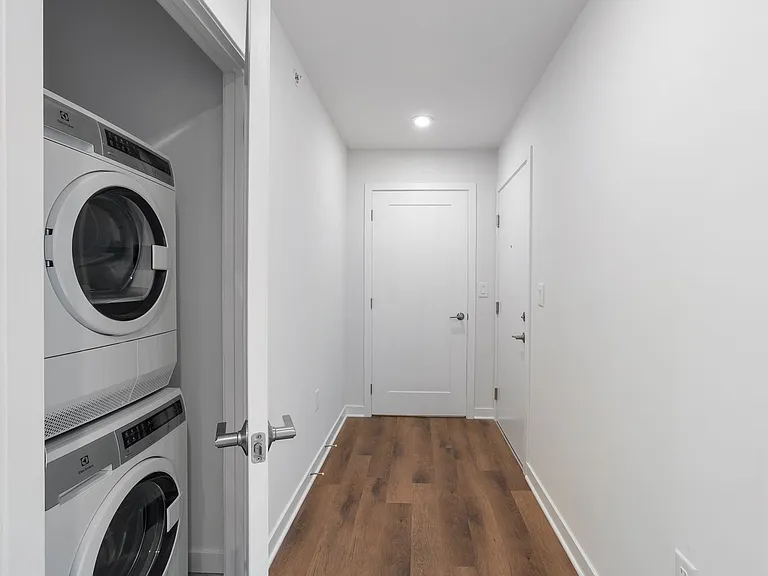 Graduate Pointe — Photo 19