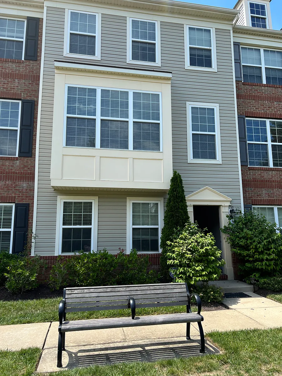 Building Photo - 7952 Pettigrew St