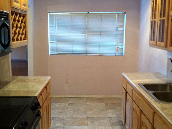 2nd image of 1339 N Columbus Ave Unit 307