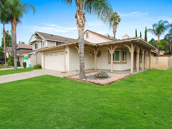 3rd image of 13656 Crawford Ct