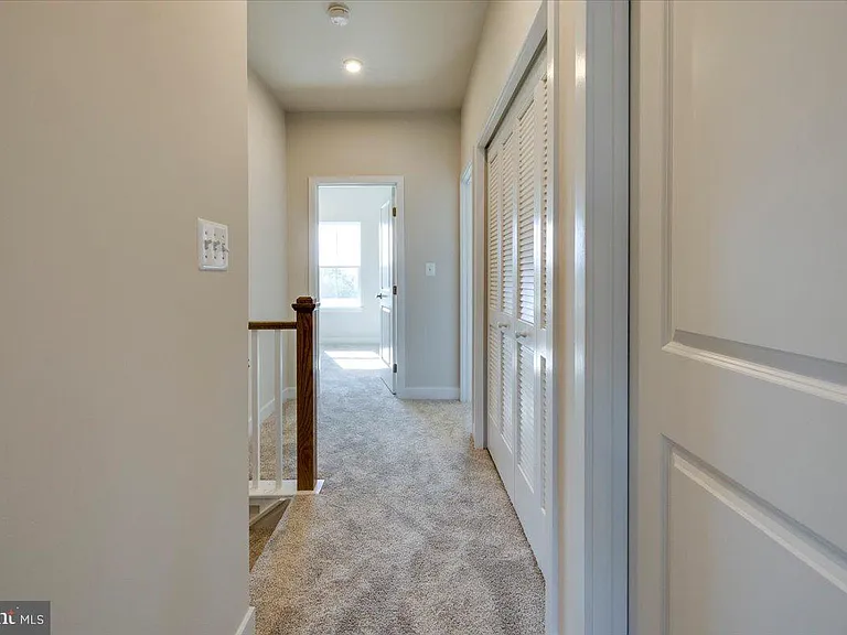 9390 Tanfield Dr — Photo 31