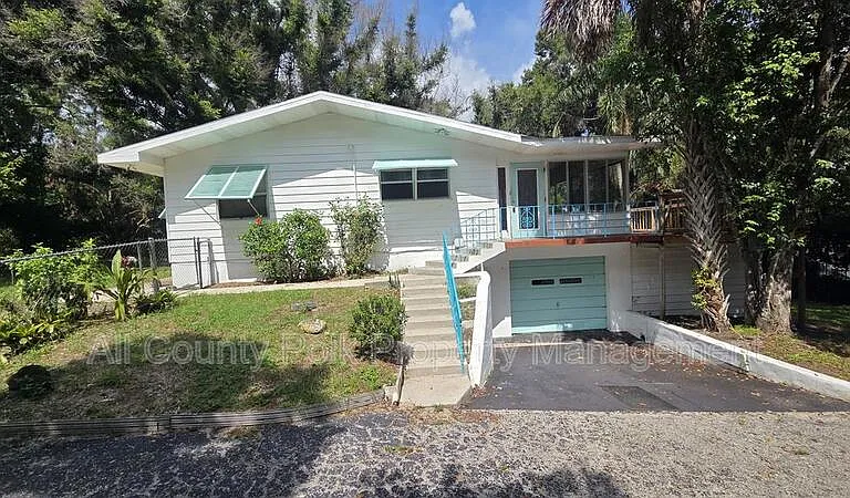 205 Catherine Ave — Photo 1