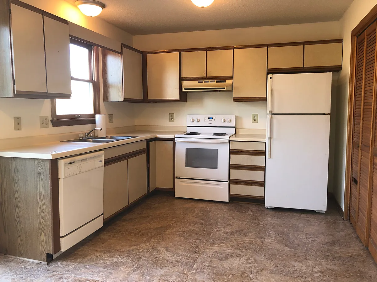 Building Photo - 103 Oakcrest Cir #158