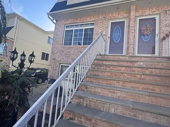 2nd image of 18 Darnell Ln #1&2