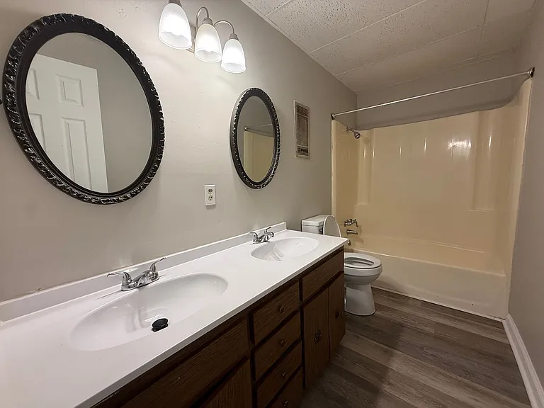 600 Crestview Dr — Photo 10