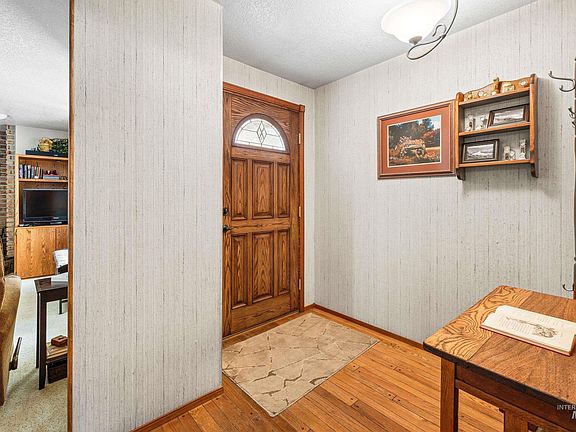 3rd image of 2274 Plum St