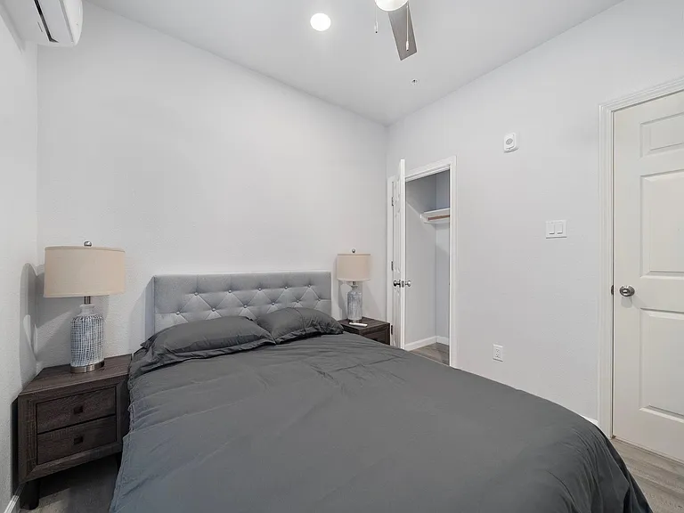 920 Avenue L #E — Photo 5