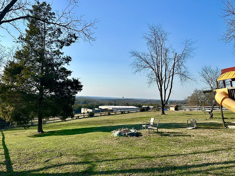 2nd image of 795 N Greenhill Rd