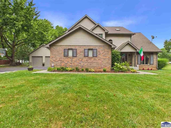 241 N Plum St, Clinton, IN 47842