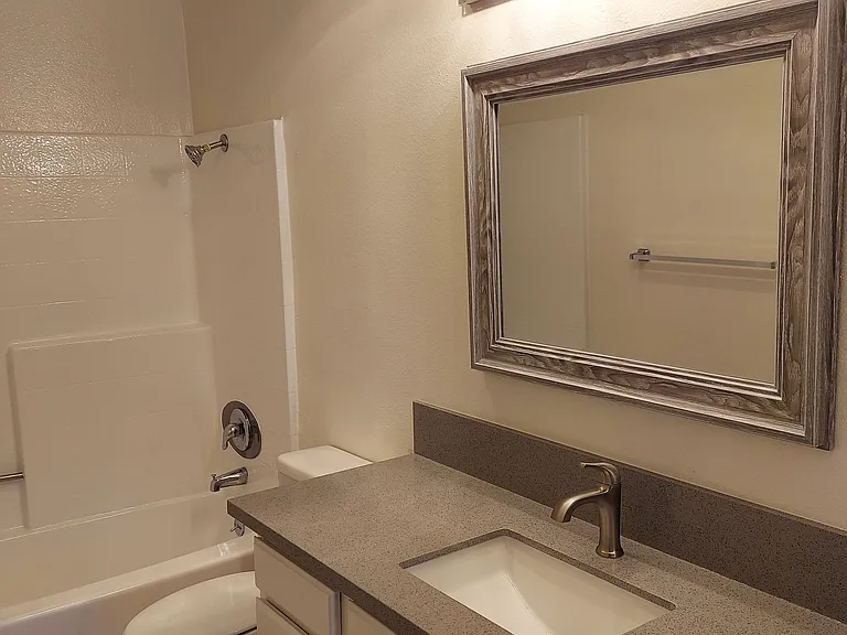 15602 Vanowen St #204 — Photo 16