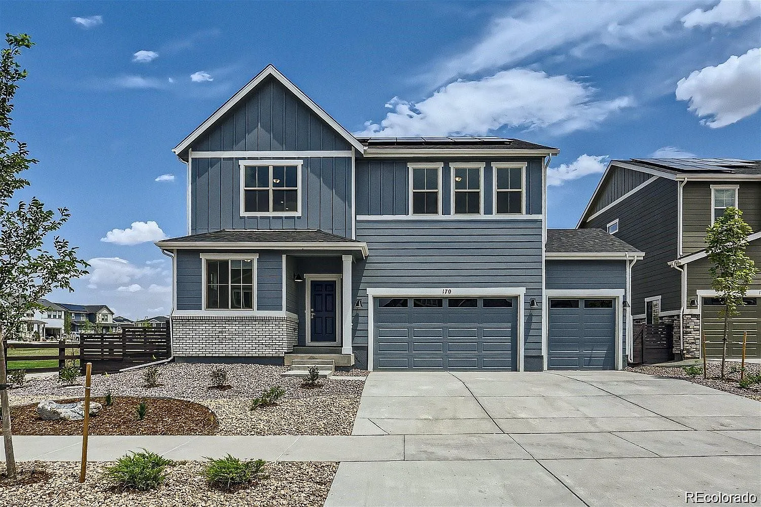 4 bed, 2.5 bath, 2476 sqft, $3,200 — Photo 1