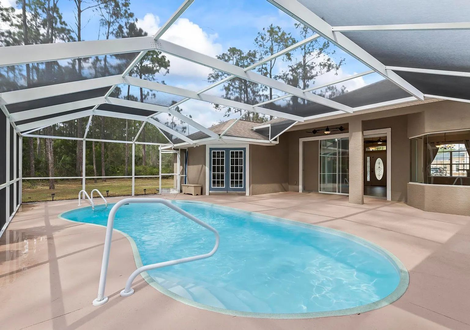 Pool home available now! — Photo 2