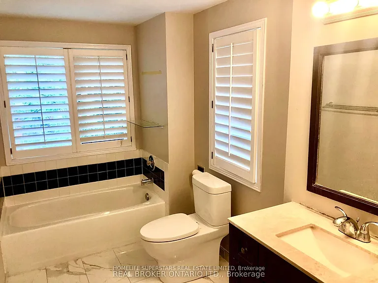 2555 Thomas St #1 — Photo 14