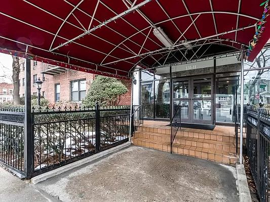 2nd image of 131-11 Kew Gardens Rd #4A