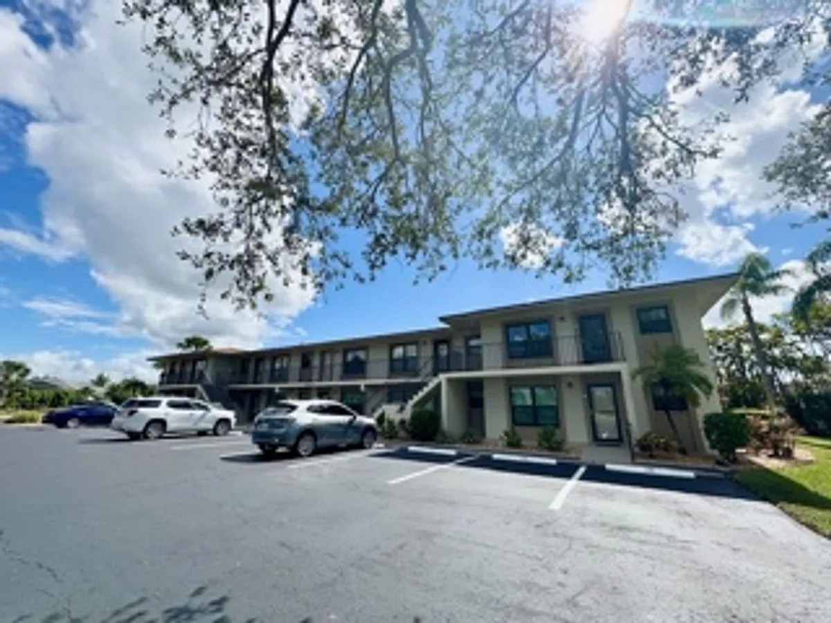 Building Photo - 16805 Davis Rd #123