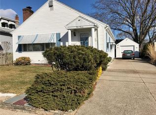 220 Benjamin St, Pawtucket, RI 02861