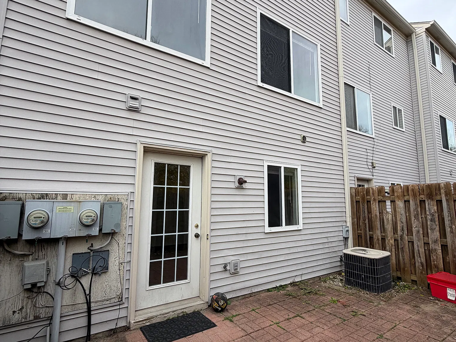 3 bed, 2.5 bath, 1723 sqft, $2,250 — Photo 3