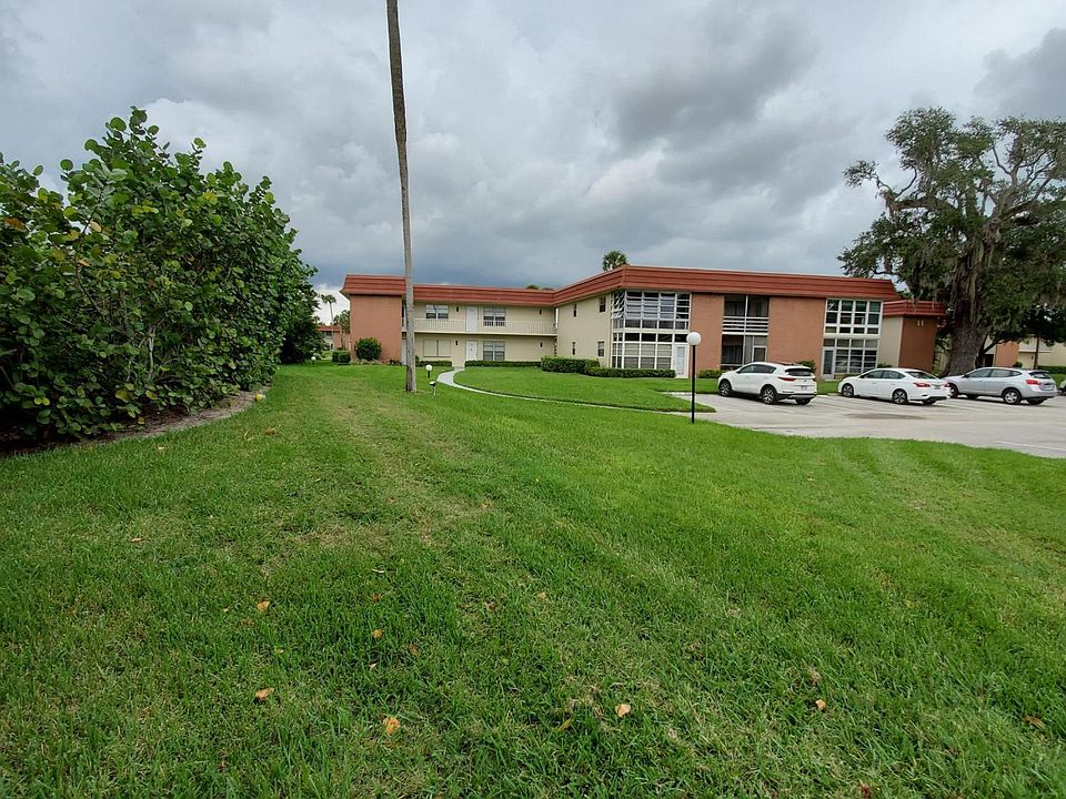 1st image of 59 Woodland Dr