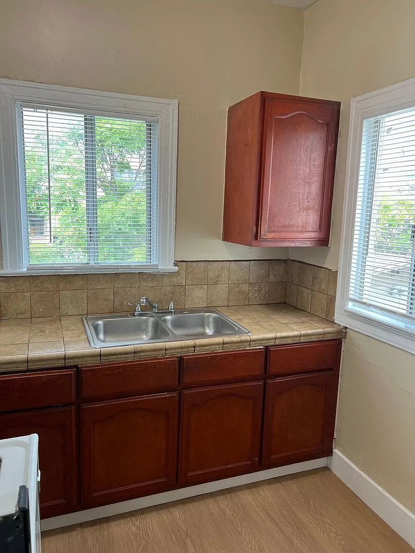 2723 San Marino St — Photo 3