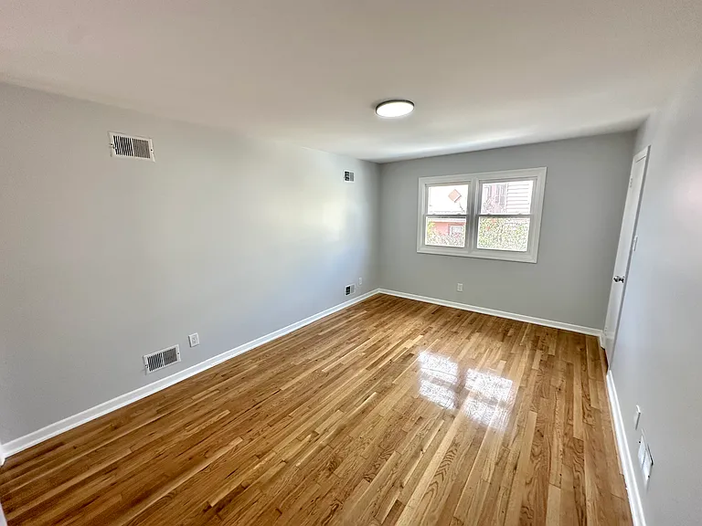 95 W 28th St #2 — Photo 8