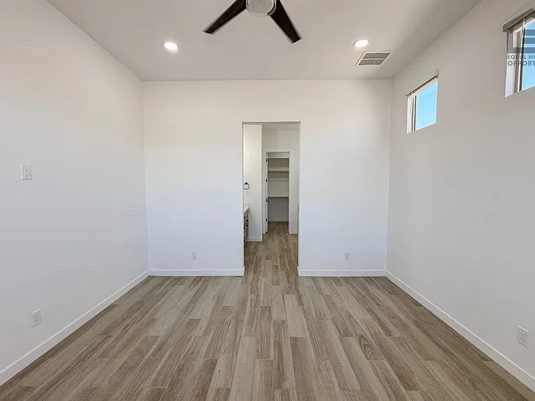 16154 E Lowden Rd — Photo 10