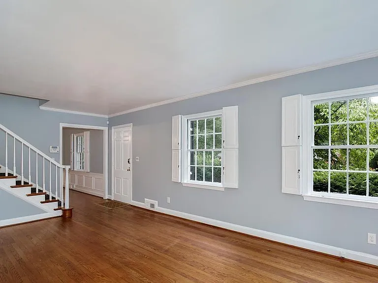 5806 Kenmore Rd — Photo 6