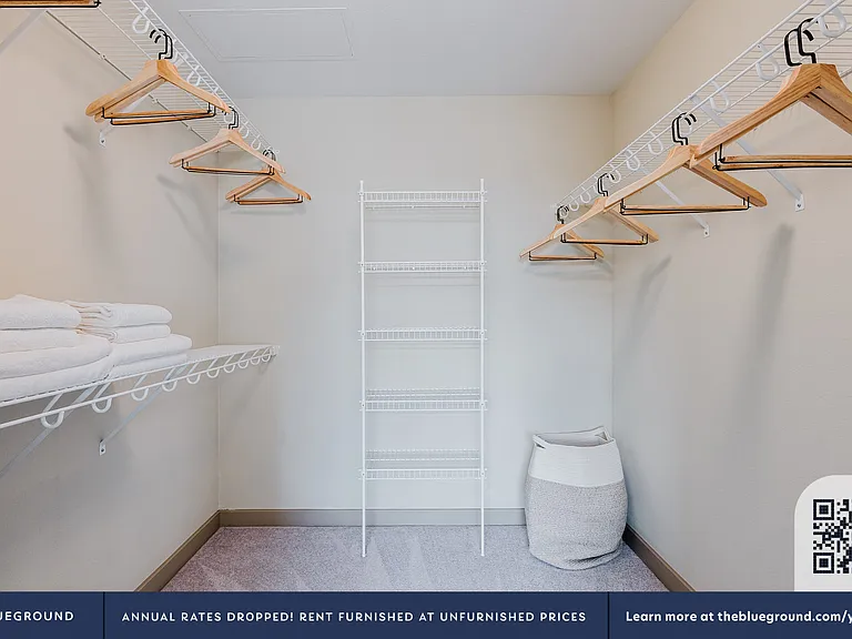 Walk-in Closet