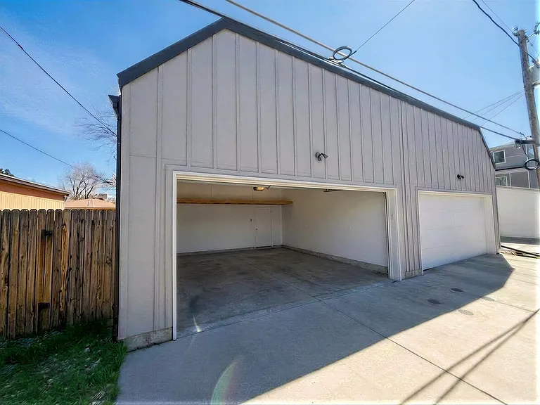 2037 N Hooker St #L — Photo 35