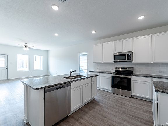 5th image of 11130 Hollinger Circle