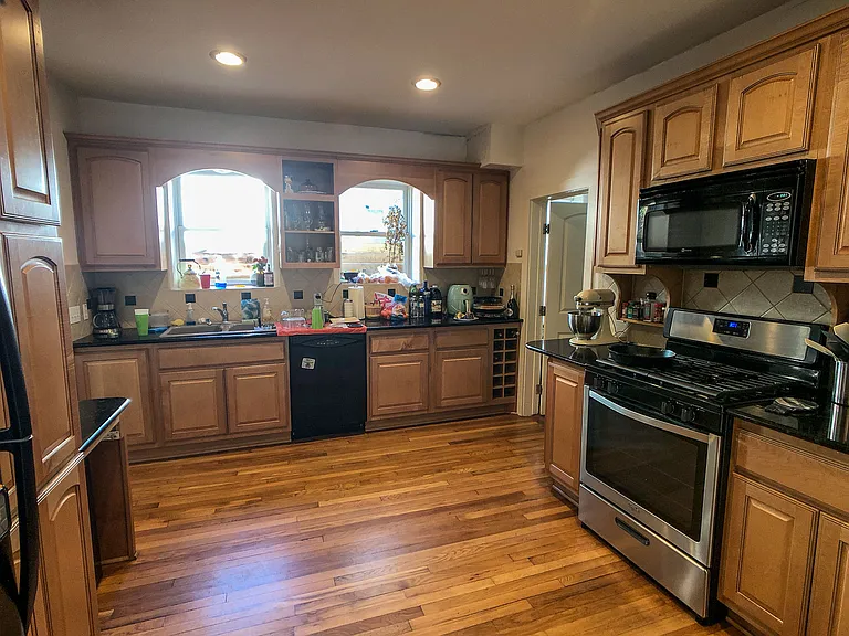 5100 Avenue H #1 — Photo 11