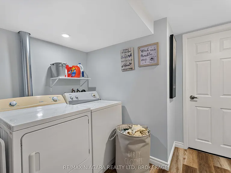 12 Wallace St #BASEMENT — Photo 23