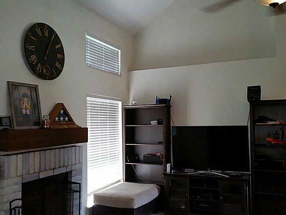 2nd image of 1422 Hoover Dr
