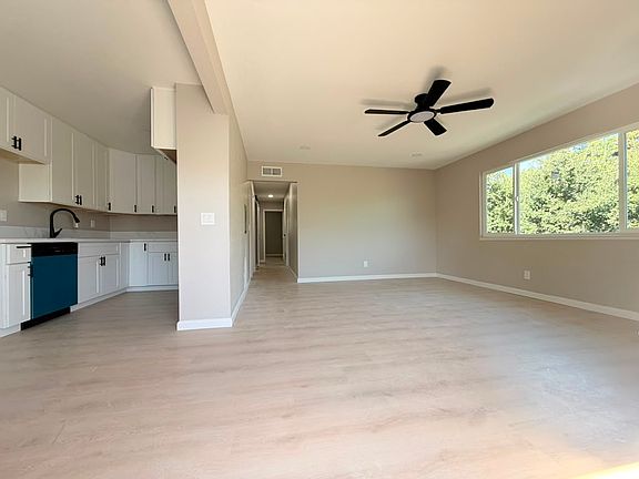 2nd image of 503 Hawthorn Ave #4