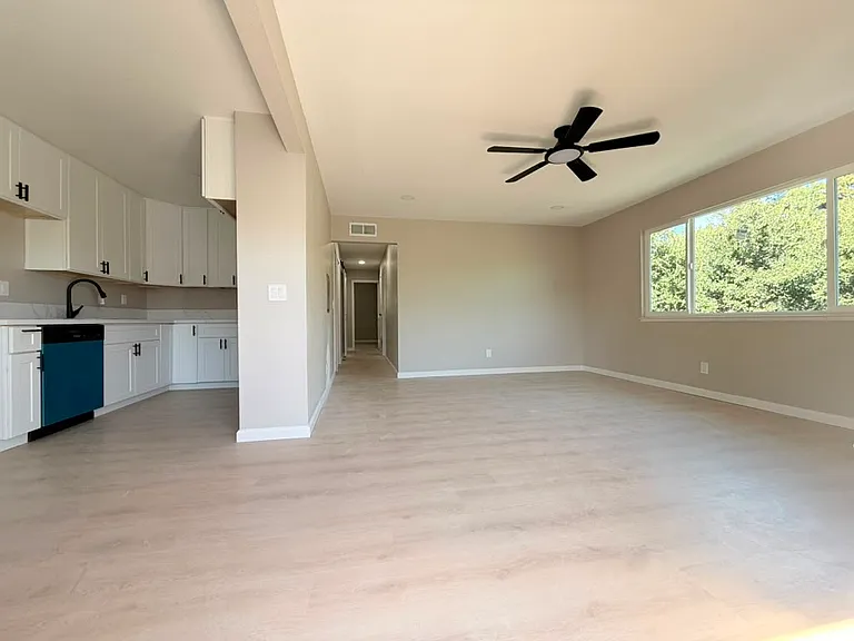 503 Hawthorn Ave #4 — Photo 2