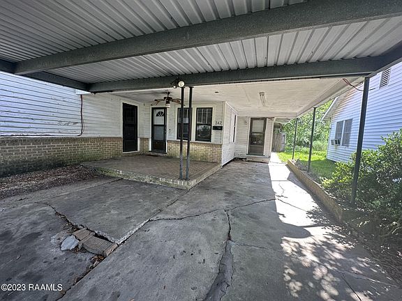 2nd image of 542 Charles St