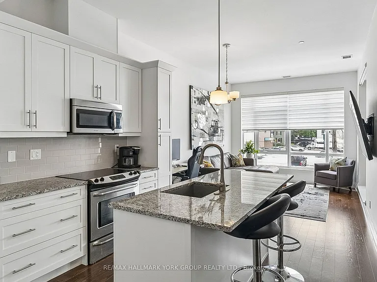 15277 Yonge St #11 — Photo 10